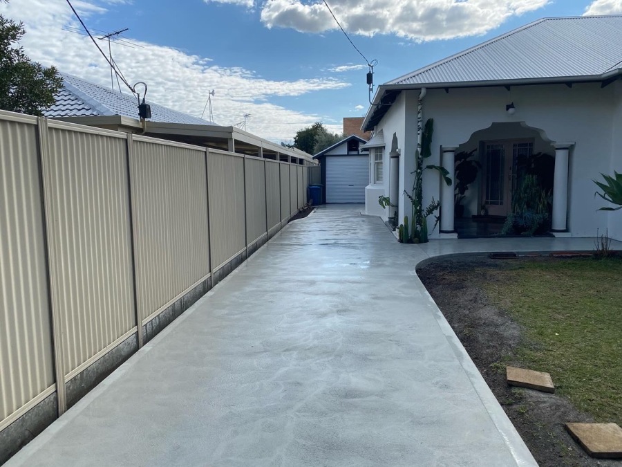 coloured concrete driveways & footpaths